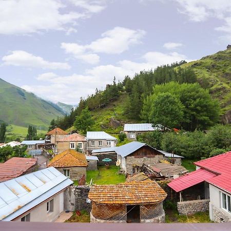 Sno Inn Kazbegi Eksteriør billede