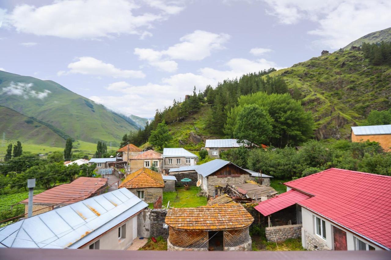 Sno Inn Kazbegi Eksteriør billede