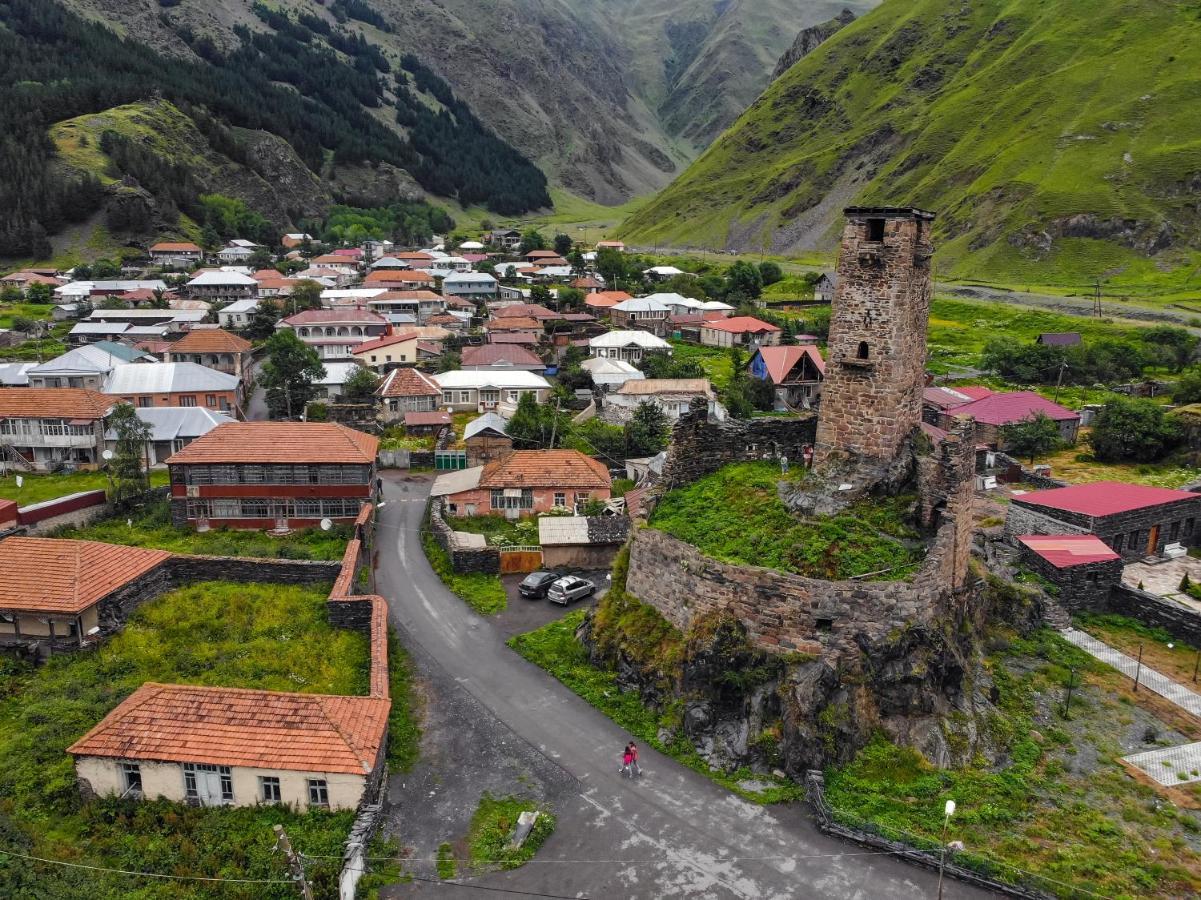 Sno Inn Kazbegi Eksteriør billede