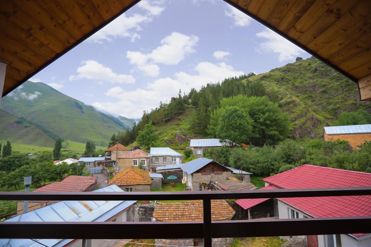 Sno Inn Kazbegi Eksteriør billede