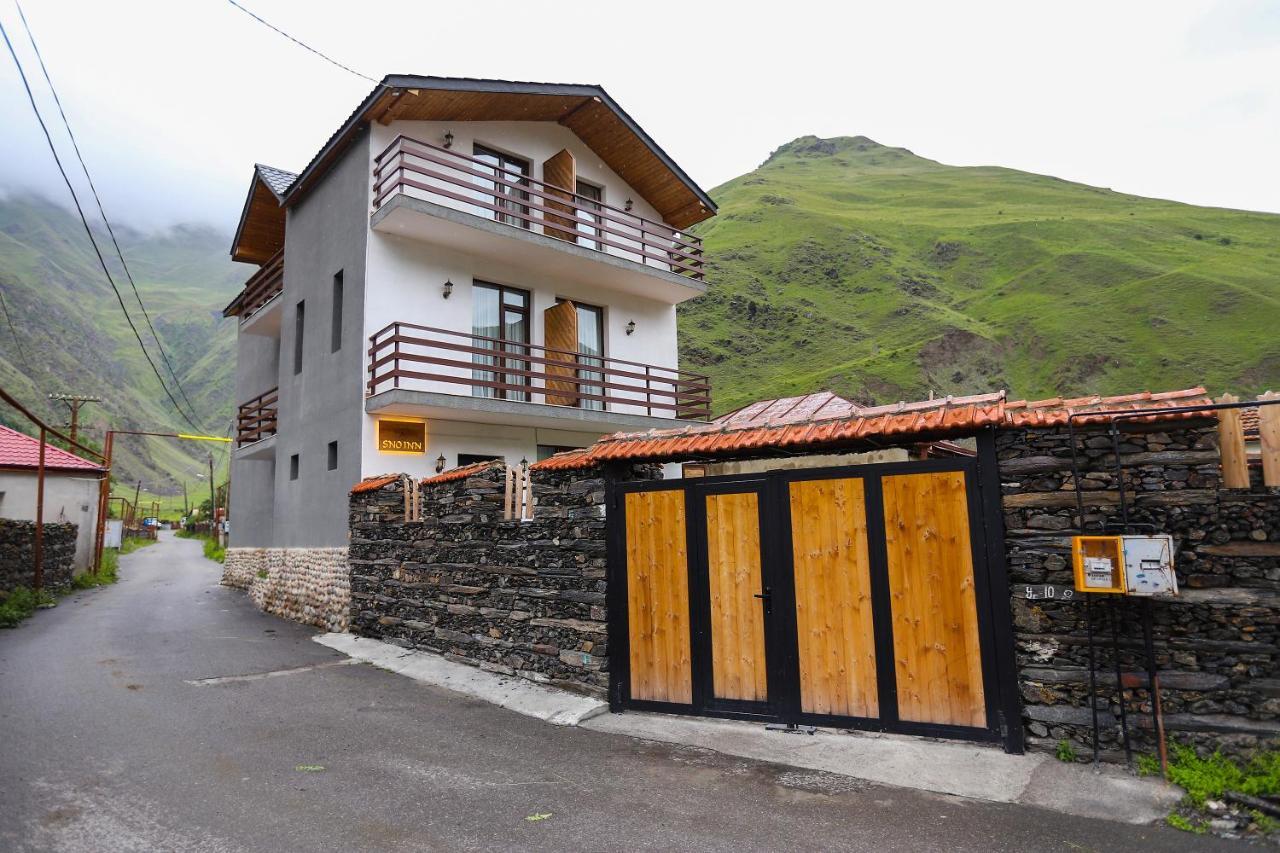 Sno Inn Kazbegi Eksteriør billede