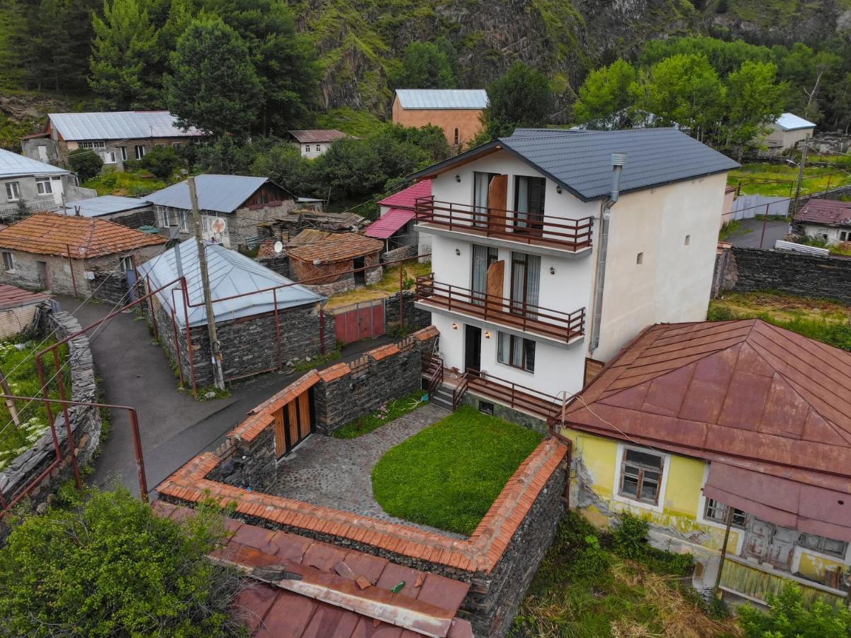 Sno Inn Kazbegi Eksteriør billede