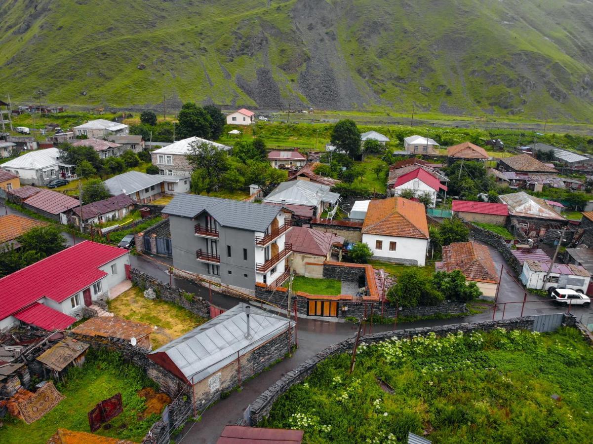 Sno Inn Kazbegi Eksteriør billede