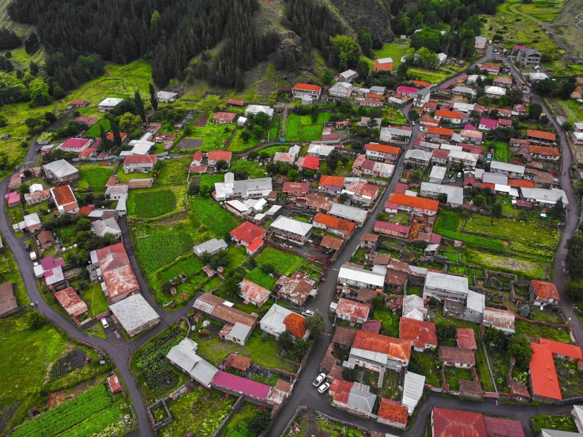 Sno Inn Kazbegi Eksteriør billede