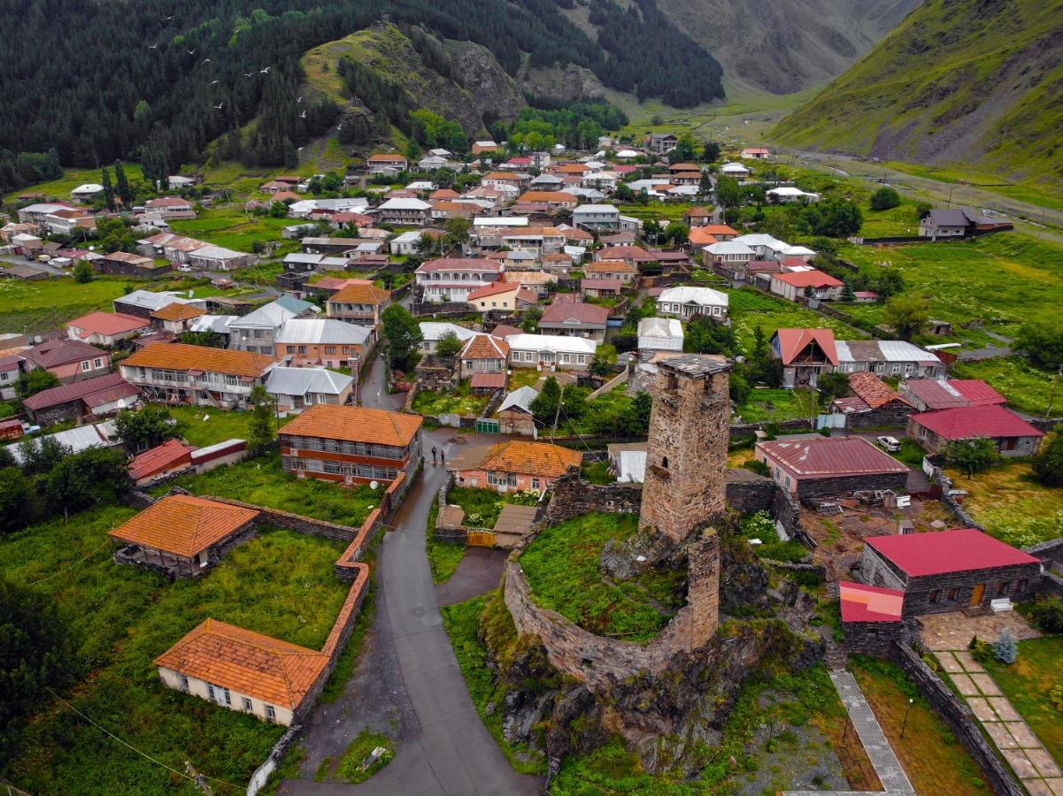 Sno Inn Kazbegi Eksteriør billede